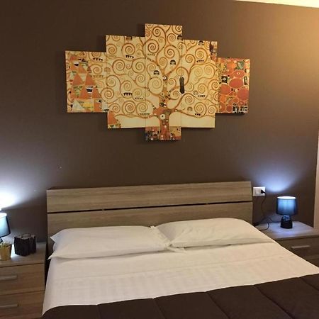 Hotel Ded 1 Parma Dış mekan fotoğraf