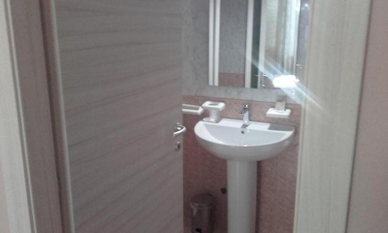 Hotel Ded 1 Parma Dış mekan fotoğraf